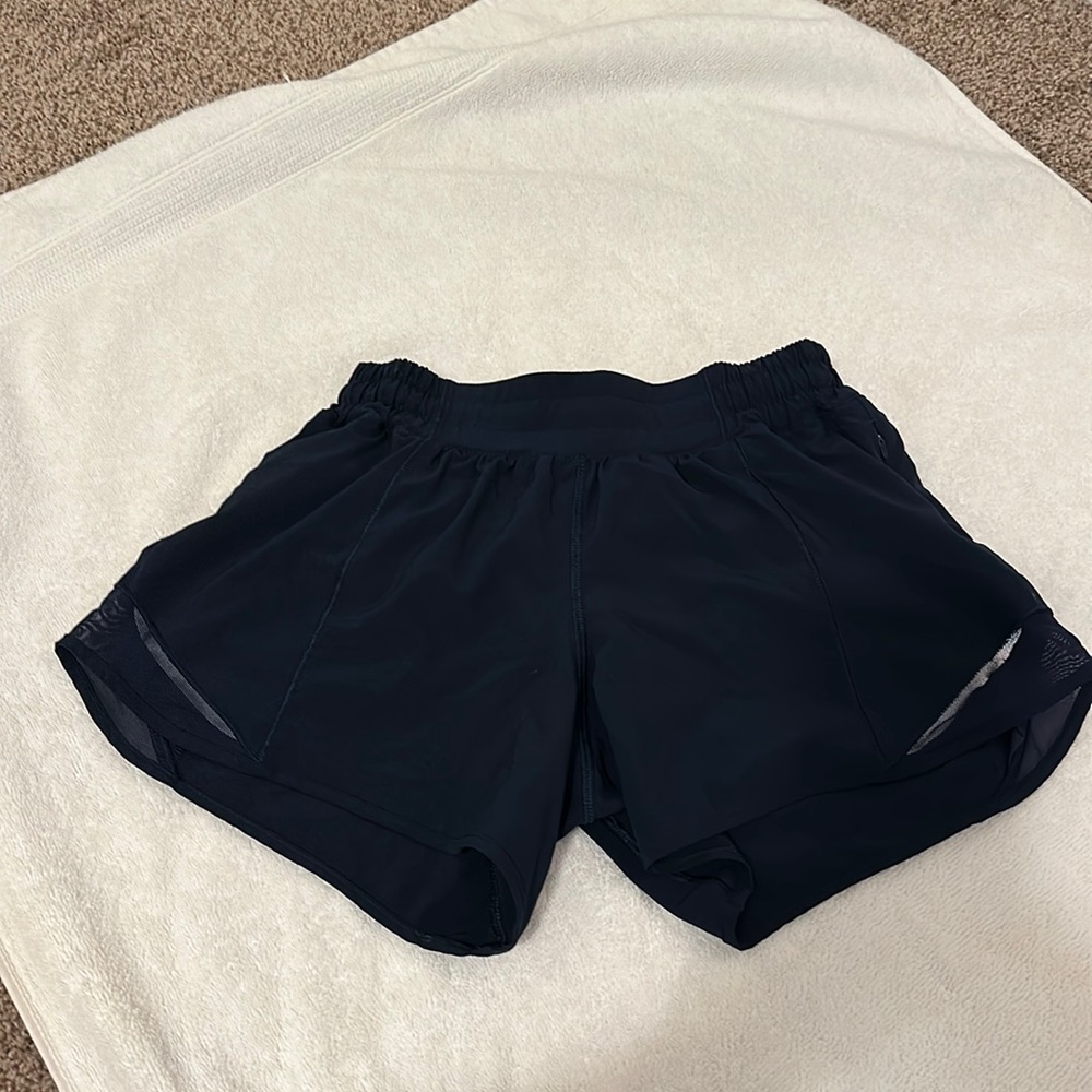 Lululemon Hotty Hot Short Navy Size 4